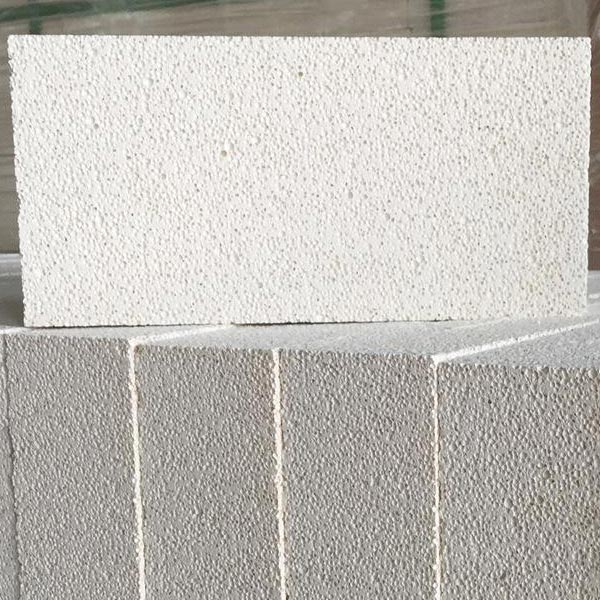 What is the difference between fire bricks and insulation bricks?/uploadfile/news/196029c526982e7e0e49523a4b6bfdcd.jpg